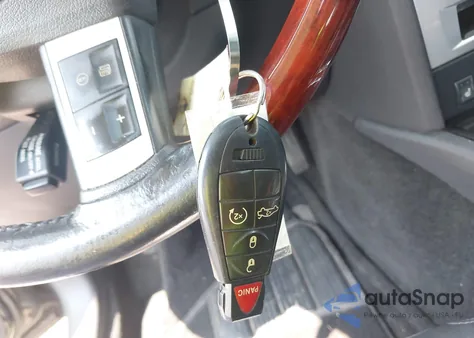 2008 Chrysler 300C z USA, uszkodzony, nr VIN 2C3LK63H88H193800